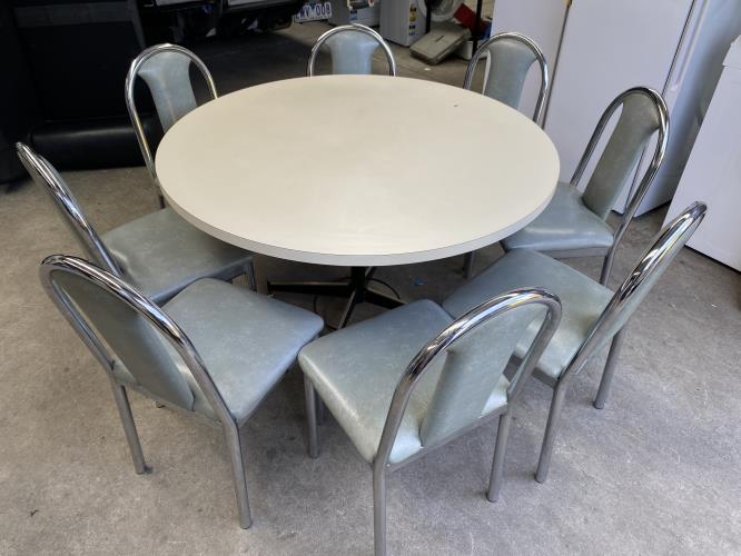 Second-hand Dining Table with 8 Chairs - Photo 1)