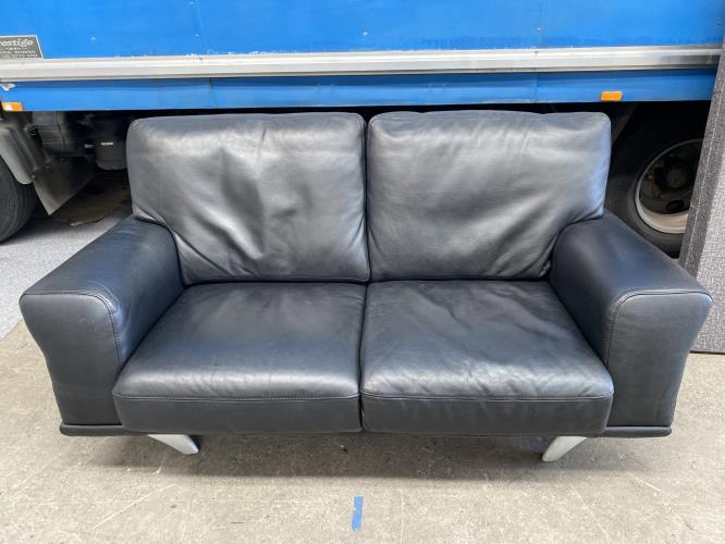 Second-hand Two Seater Couch - Photo 1)