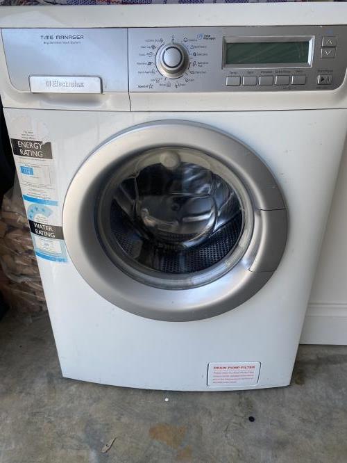 Second-hand Electrolux 8kg Front Load Washing Machine - Photo 1)