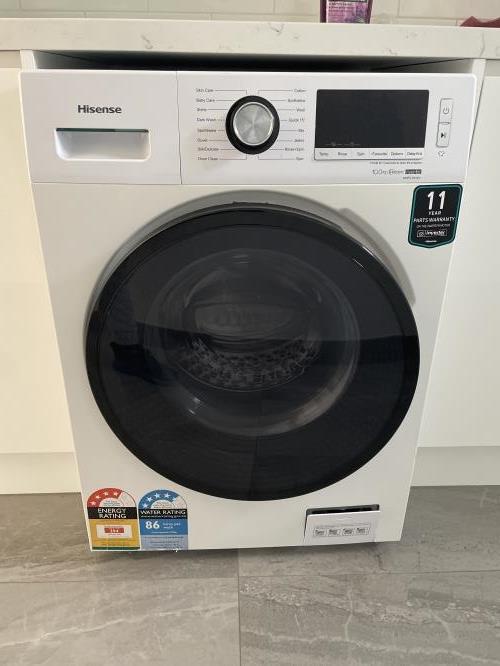 Second-hand Hisense 10kg Front Load Washing Machine - Photo 1)