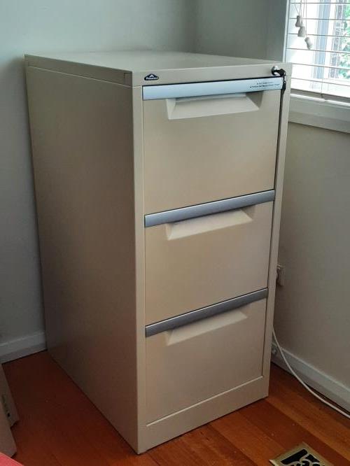 Second-hand 3 Drawer Filing Cabinet with Key - Photo 2)