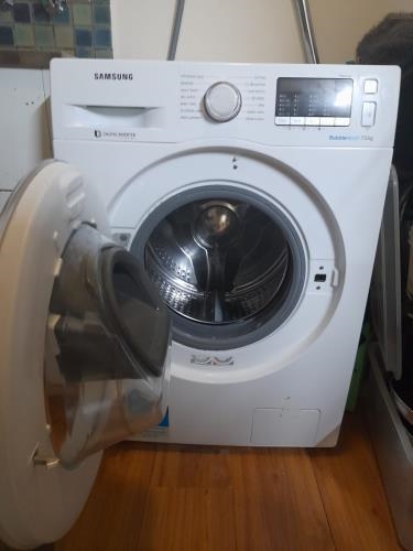 Second-hand Samsung 7.5kg Front Load Washing Machine - Photo 2)