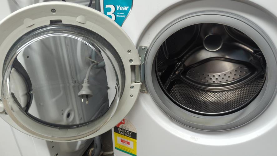 Second-hand Hisense 7.5kg Front Load Washing Machine - Photo 2)