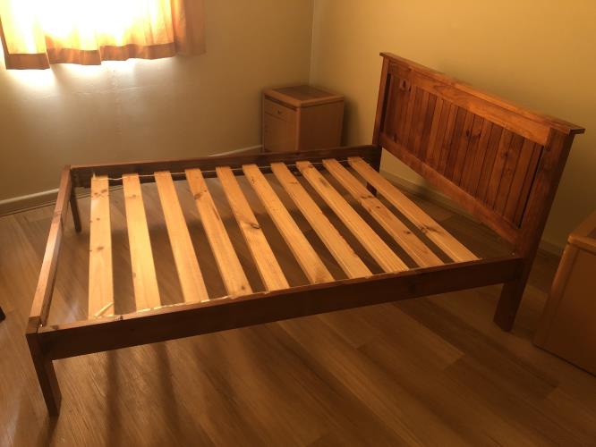 Second-hand Double Bed Frame - Photo 2)