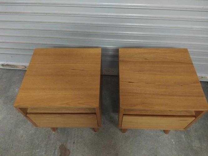 Second-hand Set of 2 Stylish Bedside Tables - Photo 4)