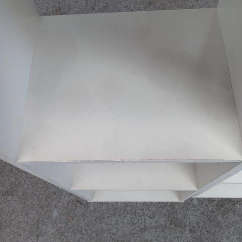 Second-hand Set of 2 White Shelf Units - Photo 5)