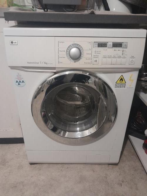 Second-hand LG 7kg / 4kg Washer-Dryer Combo