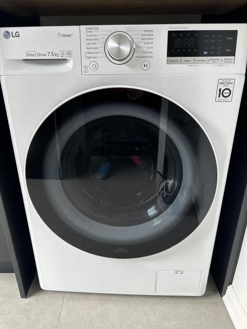 Second-hand LG 7.5kg Front Load Washing Machine