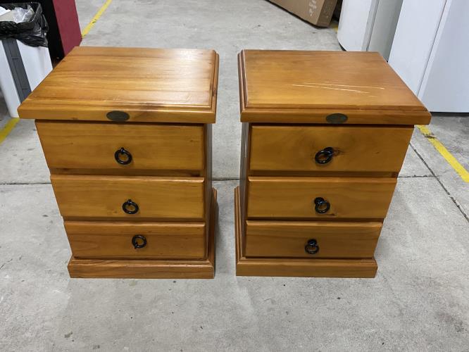 Second-hand Set of 2 Bedside Tables