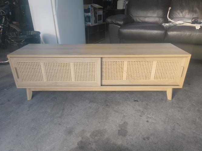 Second-hand TV Stand