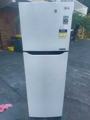 Second-hand LG 279L Top Mount Fridge