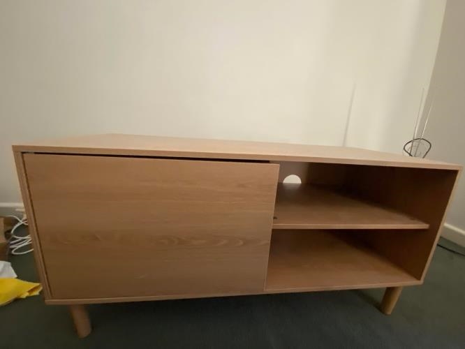 Second-hand TV Stand