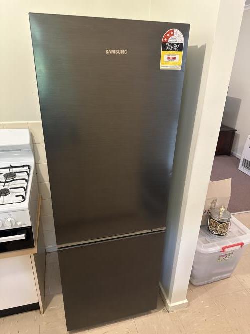 Second-hand Samsung 336L Top Mount Fridge