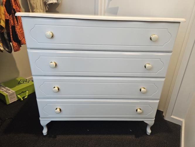 Second-hand Chest of Drawers