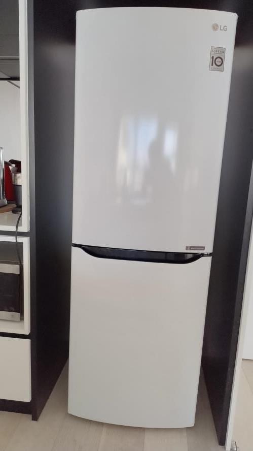 Second-hand LG 310L Bottom Mount Fridge