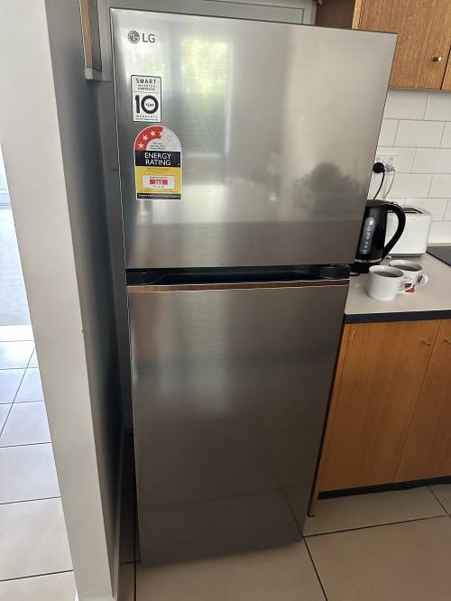 Second-hand LG 243L Top Mount Fridge