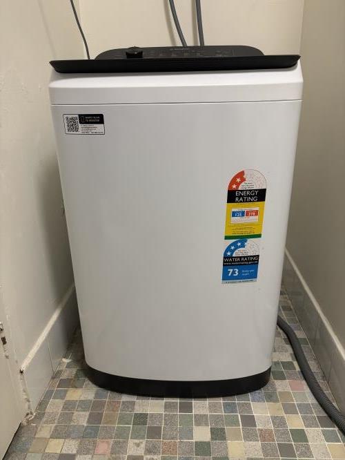 Second-hand Westinghouse 6kg Top Load Washing Machine