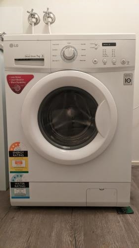 Second-hand LG 7kg Front Load Washing Machine