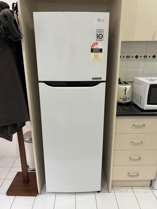 Second-hand LG 279L Top Mount Fridge