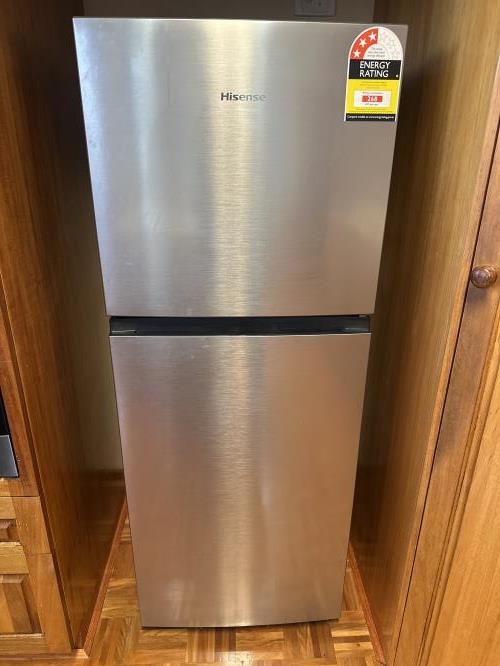 Second-hand Hisense 205L Top Mount Fridge