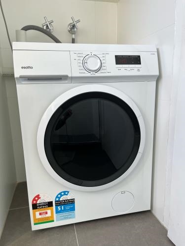 Second-hand Esatto 5kg Front Load Washing Machine