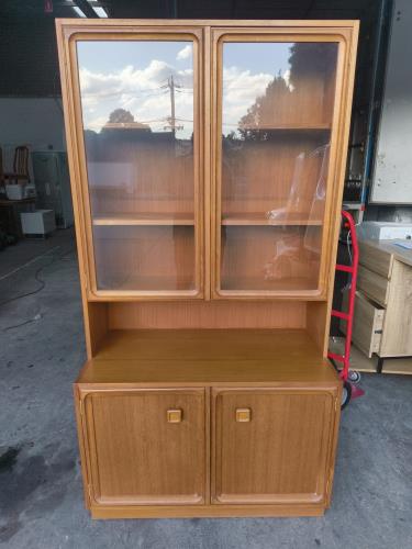 Second-hand Bookshelf / Cabinet