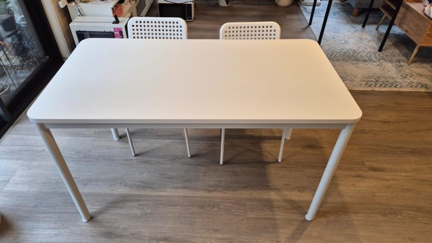 Second-hand Dining Table with 2 Chairs