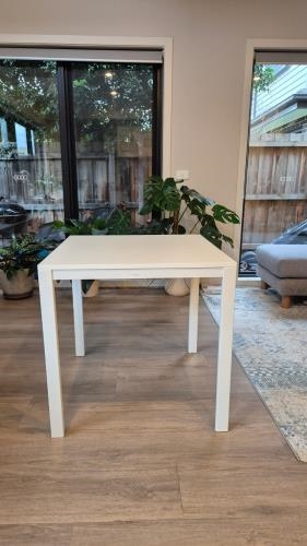 Second-hand Dining Table (no chairs)