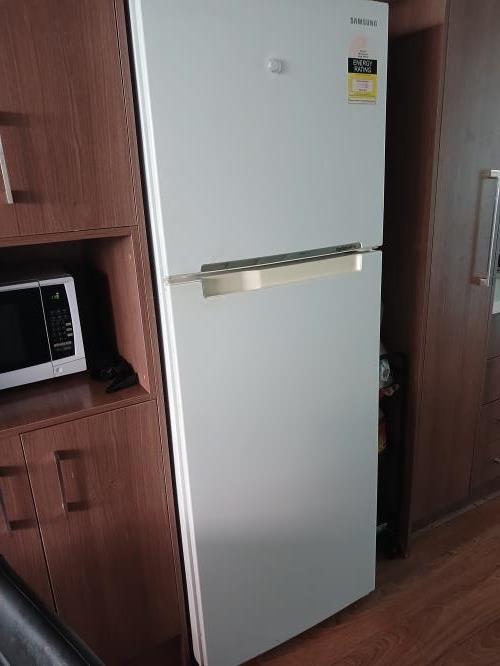 Second-hand Samsung 341L Top Mount Fridge