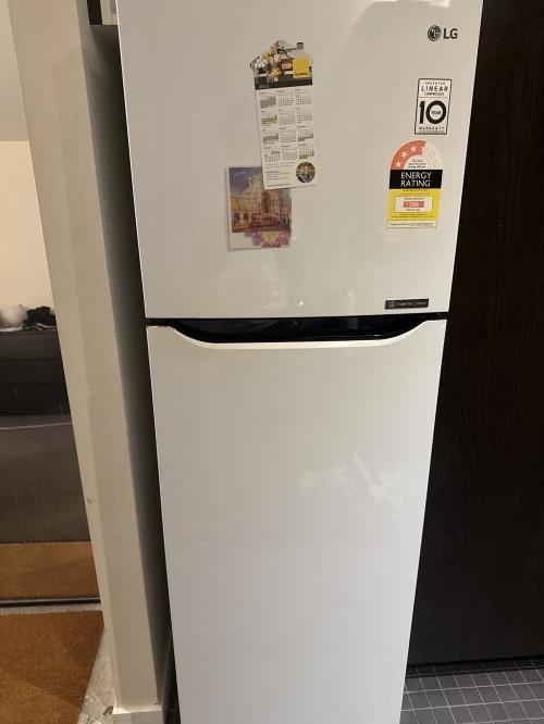 Second-hand LG 279L Top Mount Fridge
