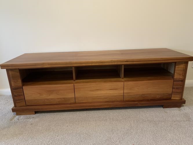 Second-hand Entertainment Unit