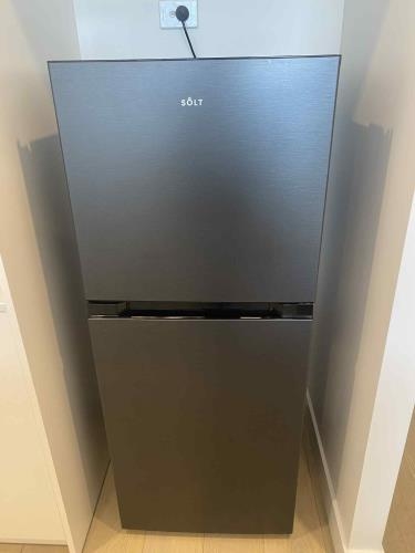 Second-hand Solt 203L Top Mount Fridge