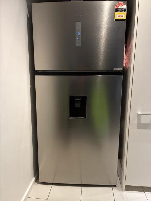 Second-hand Hisense 496L Top Mount Fridge