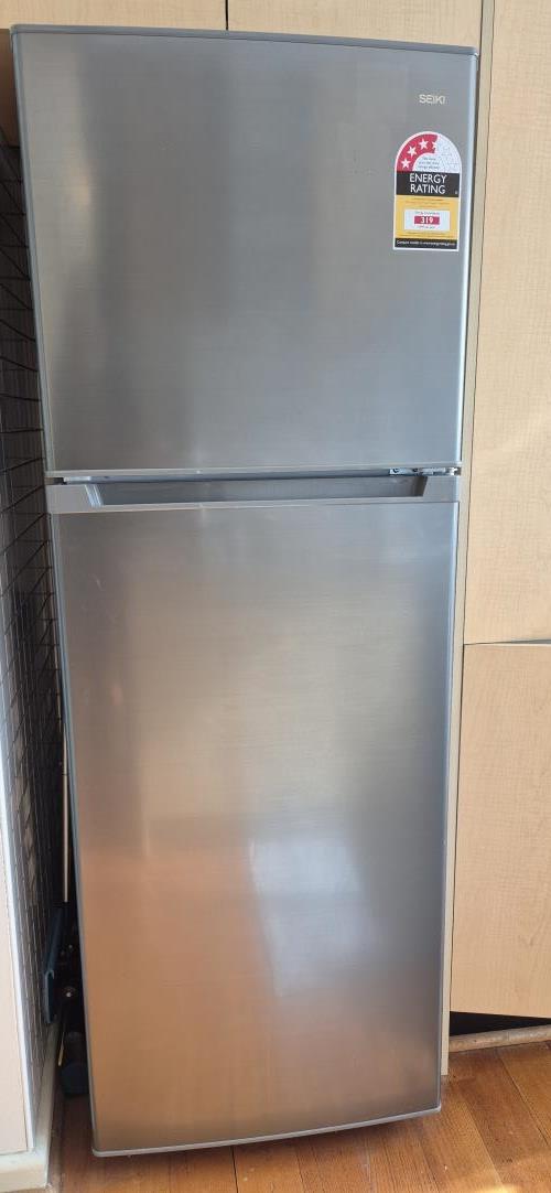 Second-hand Seiki 334L Top Mount Fridge