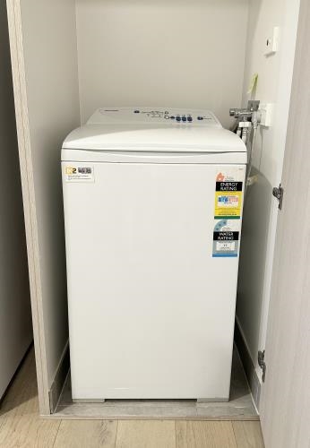 Second-hand Fisher & Paykel 5.5kg Top Load Washing Machine