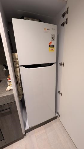 Second-hand LG 254L Top Mount Fridge