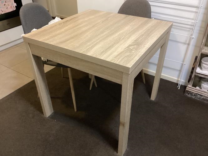 Second-hand Dining Table with 2 Chairs