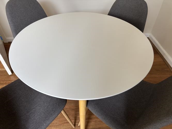 Second-hand Dining Table with 4 Chairs