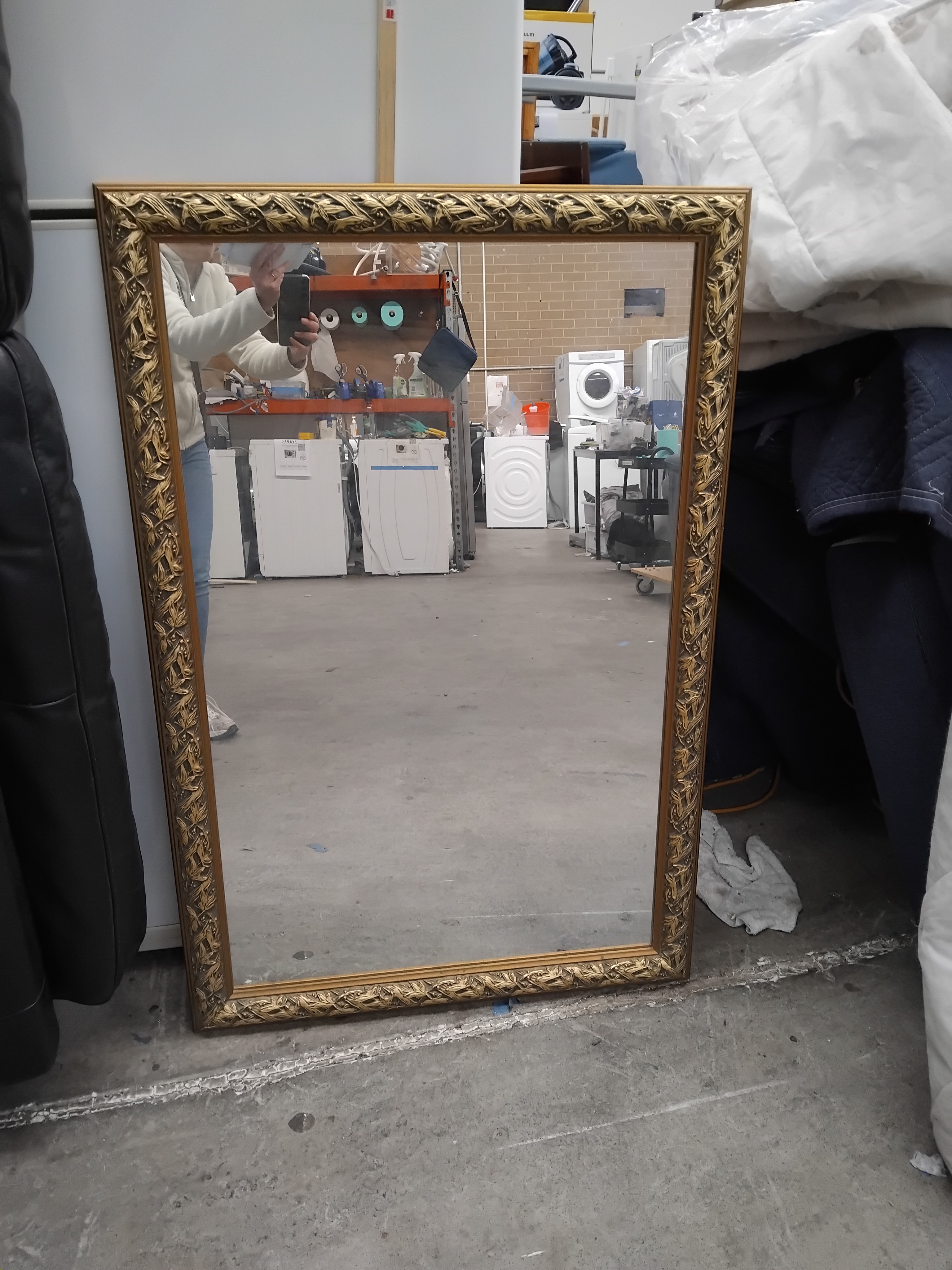 Second-hand Mirror
