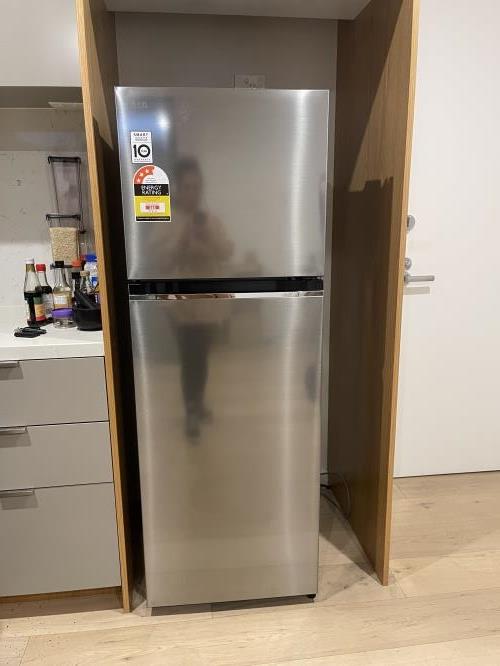 Second-hand LG 243L Top Mount Fridge