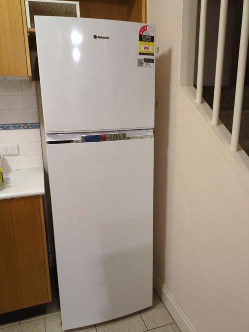 Second-hand Westinghouse 350L Top Mount Fridge