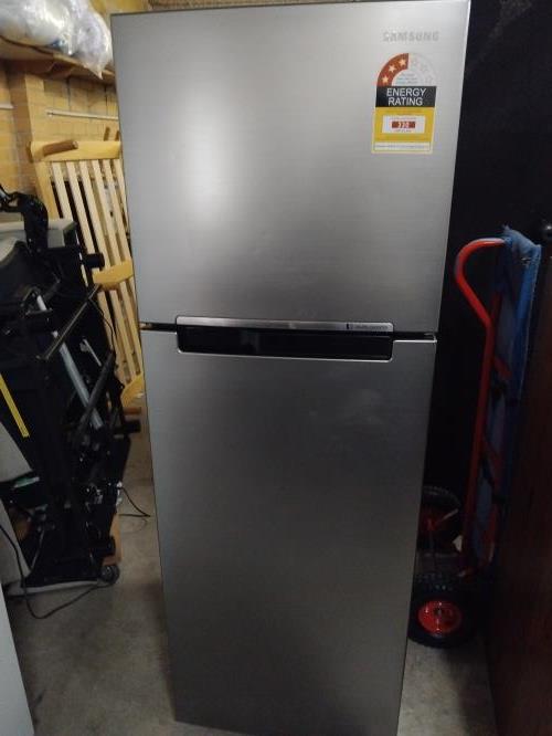 Second-hand Samsung 270L Top Mount Fridge