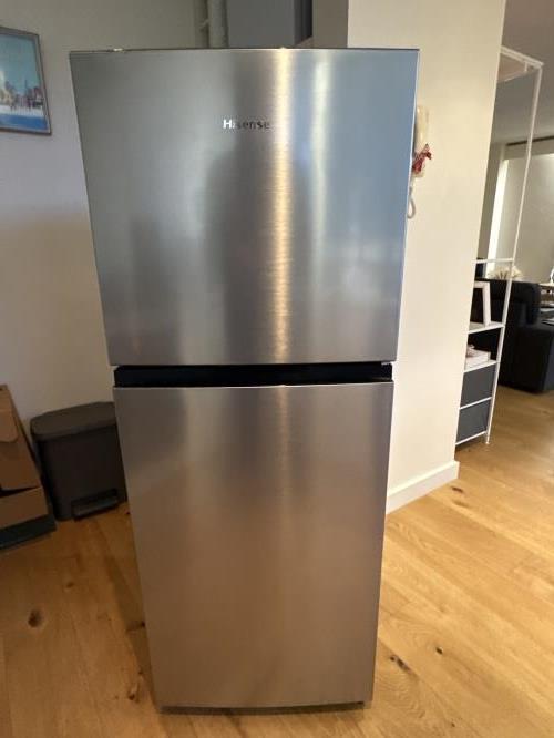 Second-hand Hisense 205L Top Mount Fridge