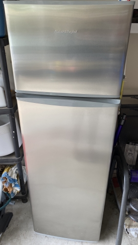 Second-hand Fisher & Paykel 248L Top Mount Fridge