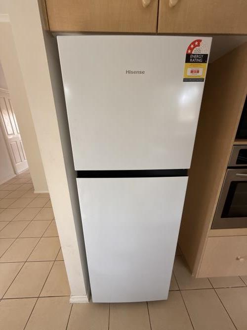 Second-hand Hisense 326L Top Mount Fridge