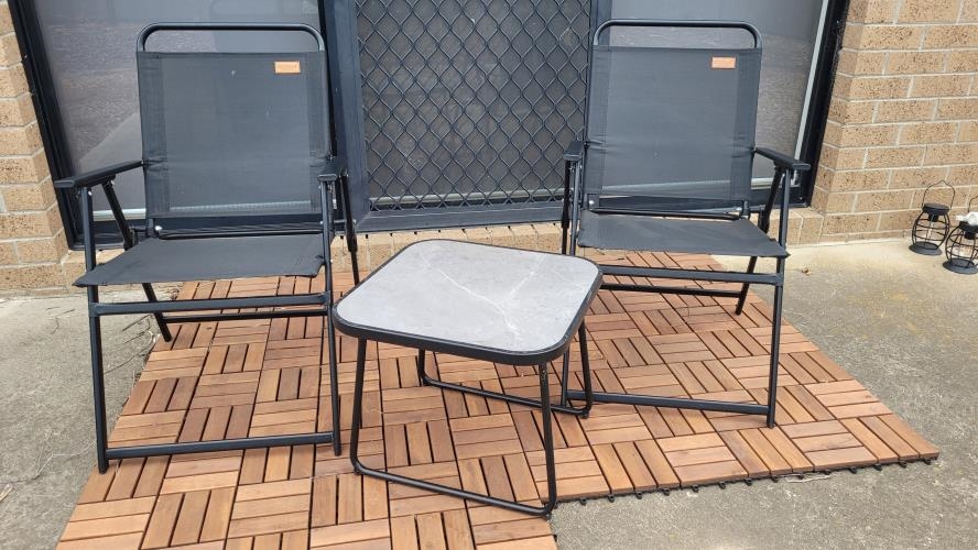 Second-hand Set of 2 Outdoor Chairs with Small Table