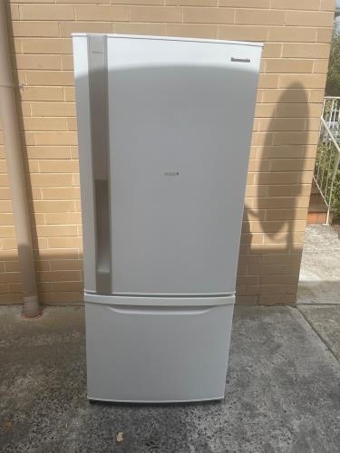 Second-hand Panasonic 421L Bottom Mount Fridge