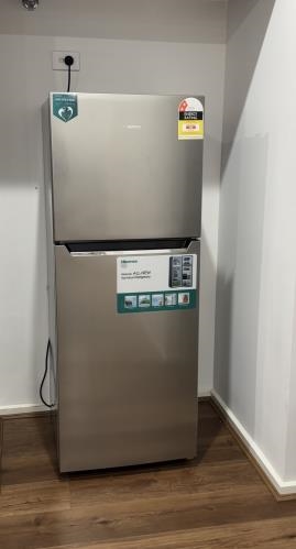 Second-hand Hisense 230L Top Mount Fridge