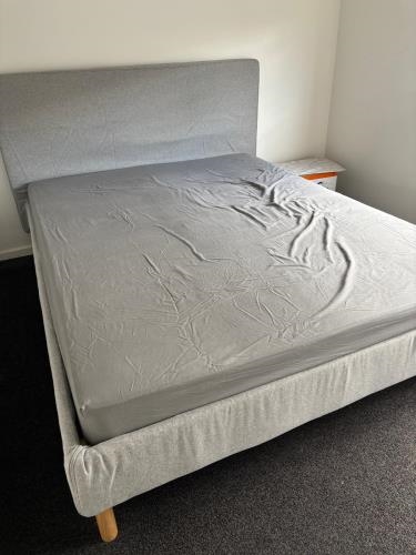 Second-hand IKEA TARNKULLEN Queen Bed Frame