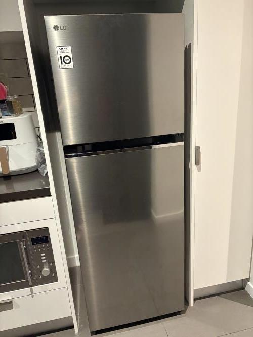 Second-hand LG 243L Top Mount Fridge
